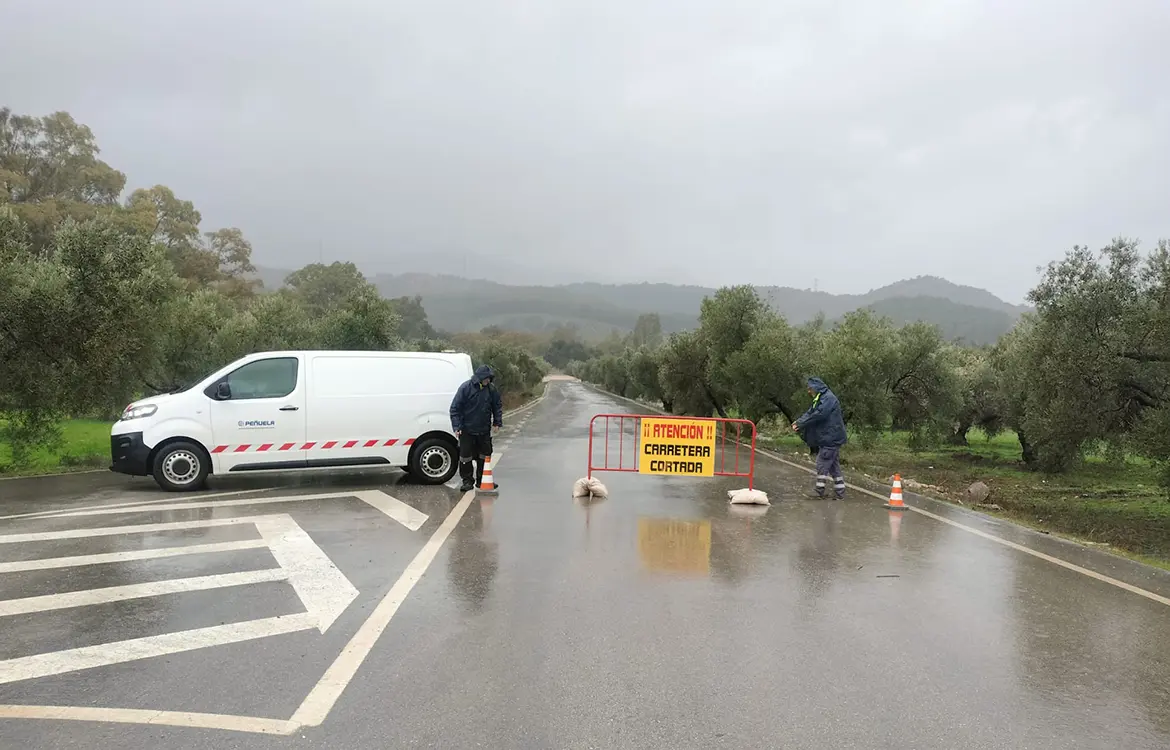 Varias carreteras cortadas en la provincia de Málaga por las fuertes lluvias
