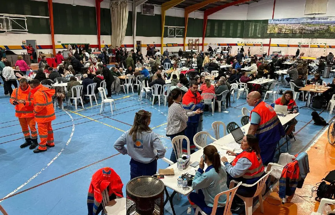 Ronda atiende a más de 400 vecinos de Grazalema tras los efectos del temporal