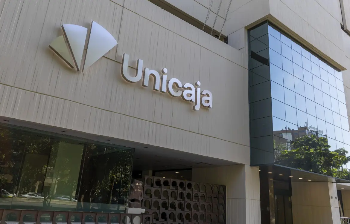 Unicaja multiplica su beneficio hasta 632 millones y eleva su reparto de dividendos al 70%