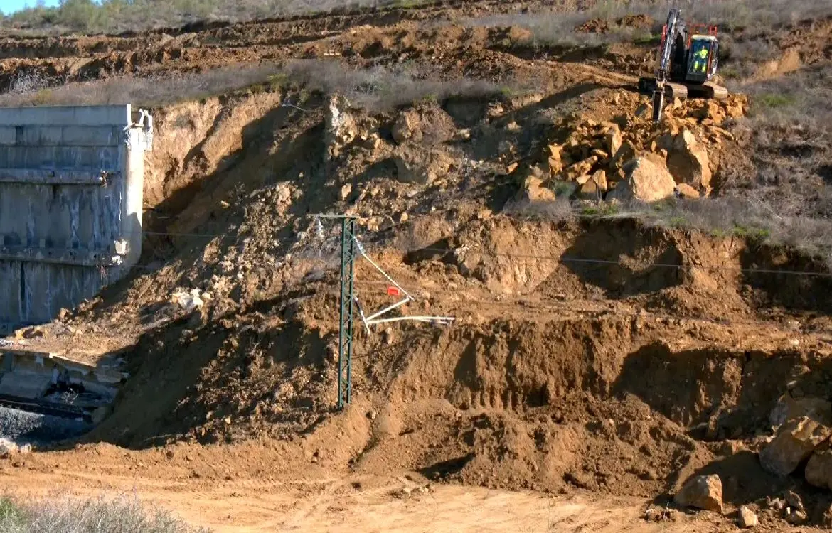 Así está el talud de Álora que afecta al AVE entre Málaga y Madrid veinte días después del incidente